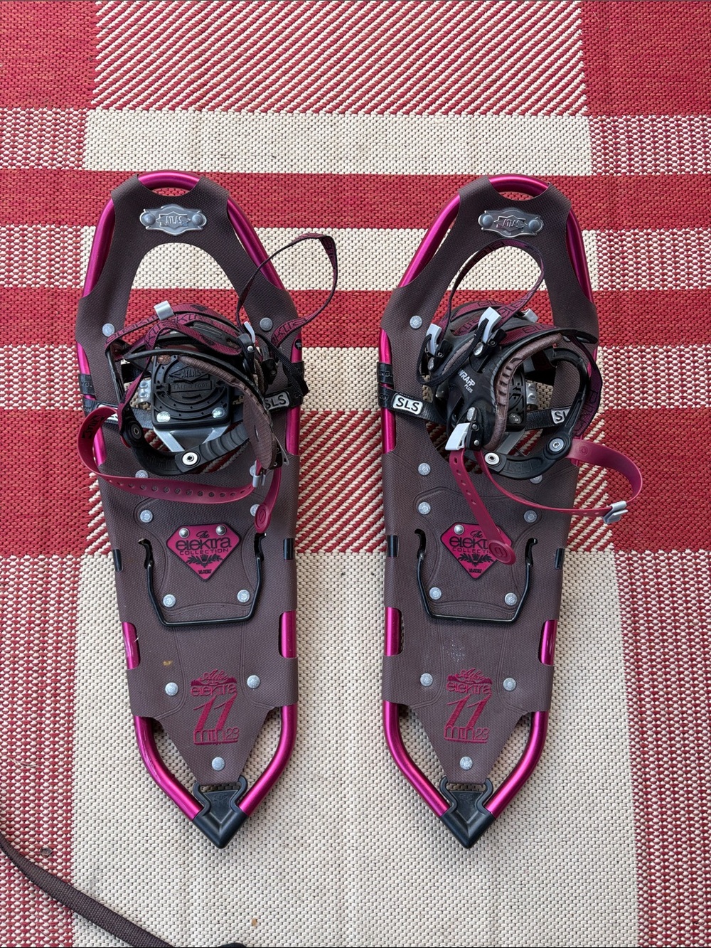 Atlas Elektra Trail 927 Black & Red Snowshoes 9x27